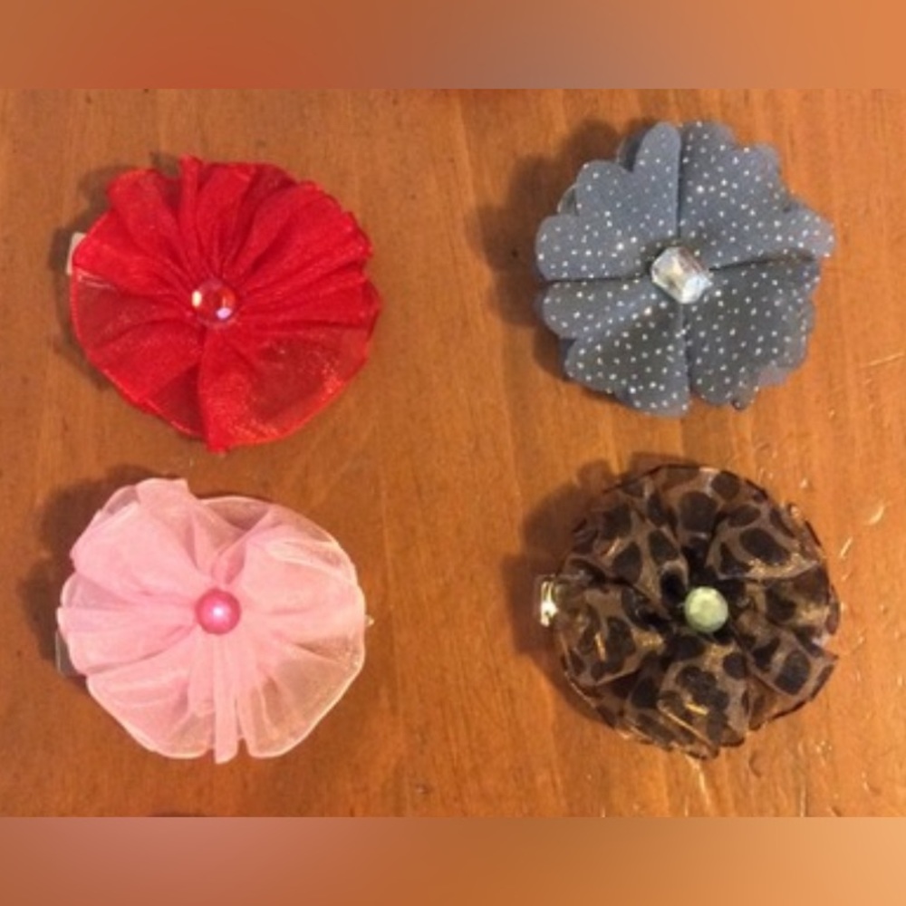 NEW Handmade flower clips 🌸